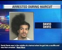 Arrêté chez le coiffeur...