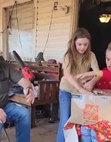 Pendant ce temps  dans le kentucky 