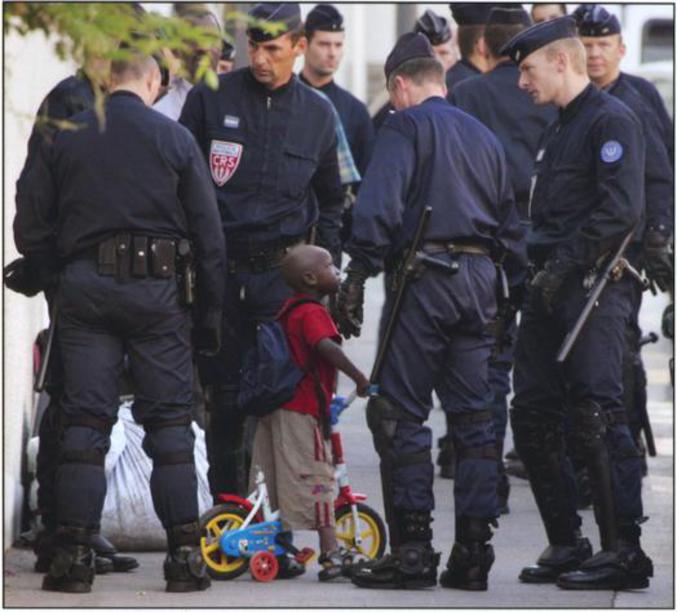 Un contrôle de police pour un suspect.