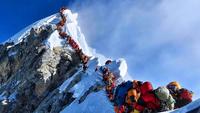 Longue queue tout en haut.