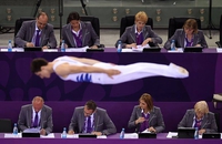 Pendant ce temps, à Baku, tout le monde planche.
