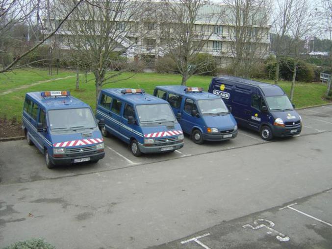 Le parking d'un gendarmerie comme un autre.