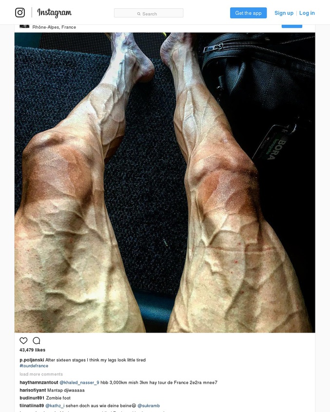 Les jambes du coureur polonais Paweł Poljański, de la team Bora-Hansgrohe. 
