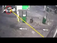 Man jumps through car window to stop thief