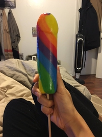 Tiens Orme un petit bonbon
