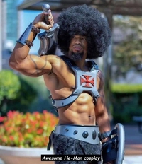 Il est vraiment afro ce cosplay de Musclor...