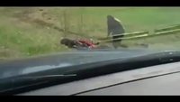 Deux russes bourrés sur un scooter