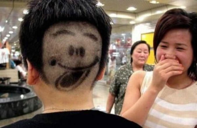 Encore un coiffeur très inventif.