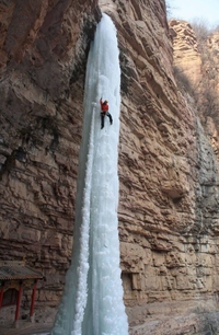 Escalader une cascade de glace