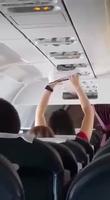Pendant ce temps là, dans l’avion.