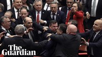 Pendant ce temps, au Parlement turc...