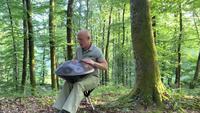 Reprise de Children (Robert Miles) par Sebastian von Duering au "handpan"