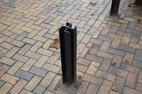 Des plots à la découpe curieuse...