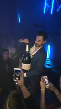 Comment ouvrir un jéroboam de champagne à 1 000 €