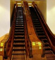 Le plus vieux escalator en service au Macy's, Herold square New York
