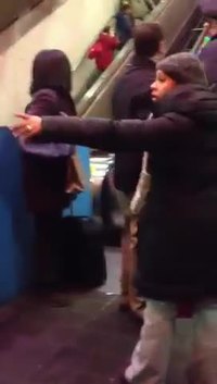 Panique dans l'escalator