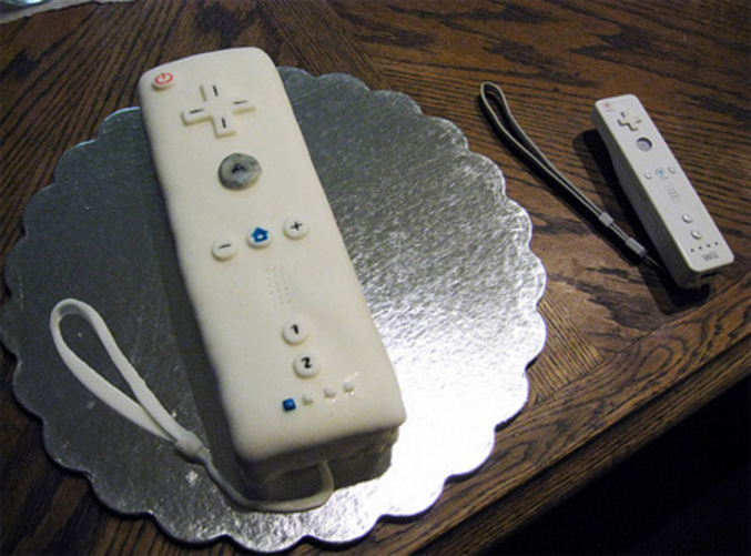 Un gâteau en forme de Wiimote.