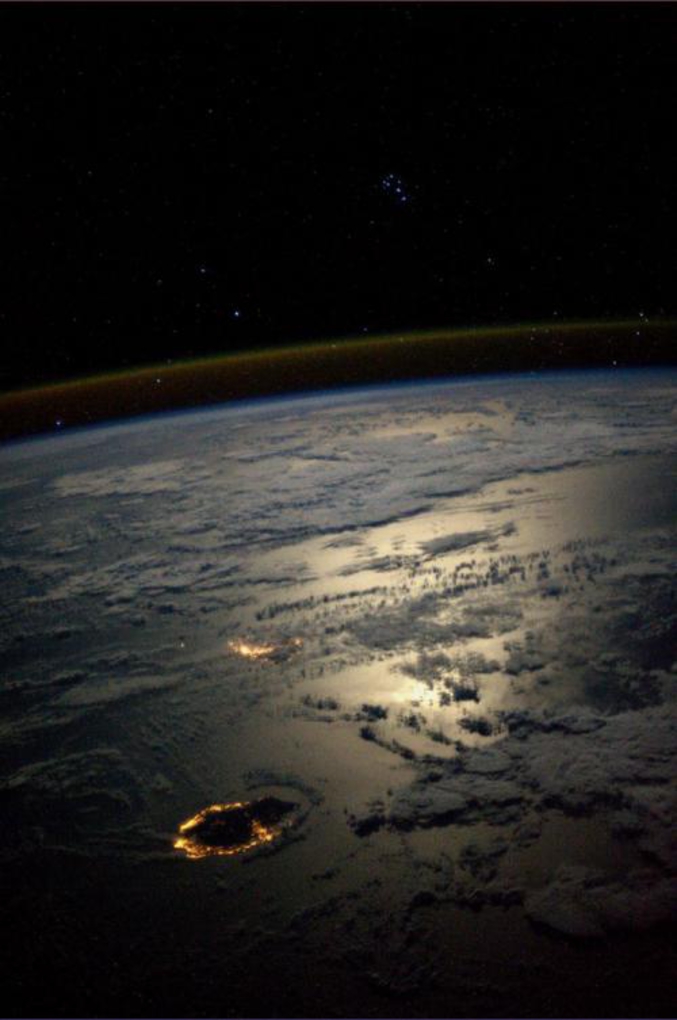 Une photo de Karen Nyberg depuis la Station spatiale internationale.