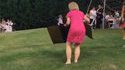 Pour madame, c'est ce qui s'appelle "taper le carton"