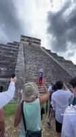 Ne pas monter sur une pyramide maya interdite au public.