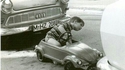 Garer sa Volkswagen dans les années 60