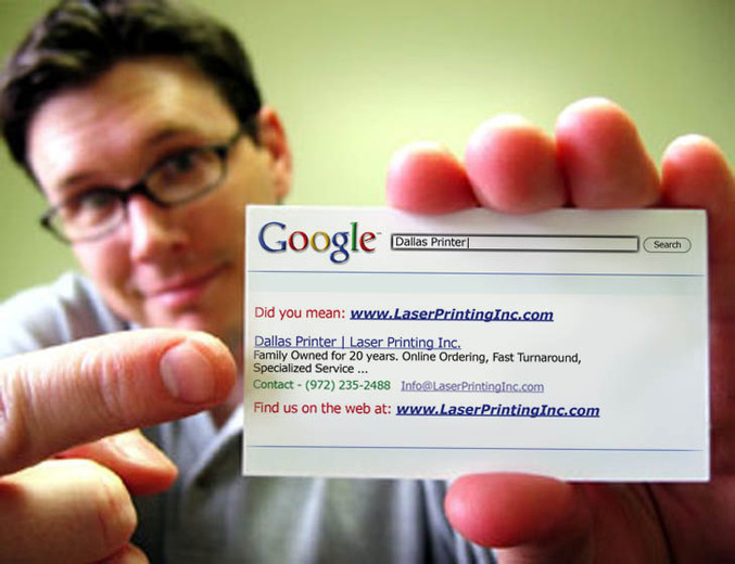 Une carte de visite qui imite la recherche Google.