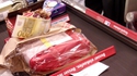Chéri, il te reste un peu de monnaie pour les courses ?