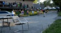 Magnifique saut en skate devant une foule