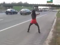 Prendre l'autoroute à pied