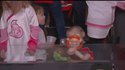 Un enfant passe la plus belle journée de sa vie à un match de Hockey