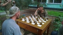 Jeu de dames avec des grenades