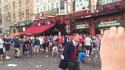 Des supporters anglais s'amusent avec des roms
