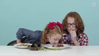 Des enfants américains face à la nourriture française