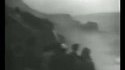 Des barils de sodium dans un lac