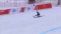 Chute d'un skieur sans jambe