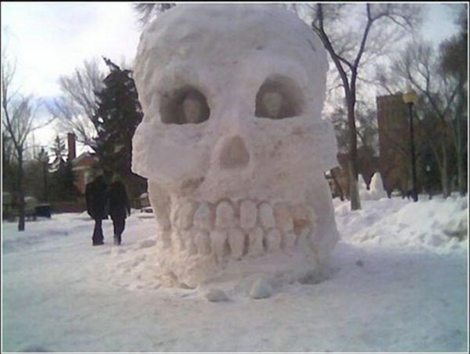 Un crâne en neige