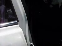 Un tapis cause un accident de voiture