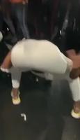 Une petite dance acrobatique 