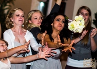 Attraper le bouquet de la mariée