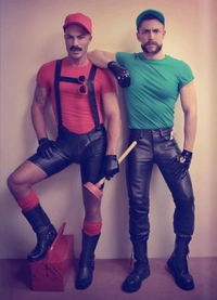 Mario et Luigi ...Cuir moustache