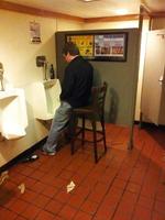 Des toilettes quelque part en Corse ?