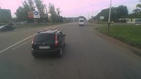Road rage en Russie, il se venge avec un rocher