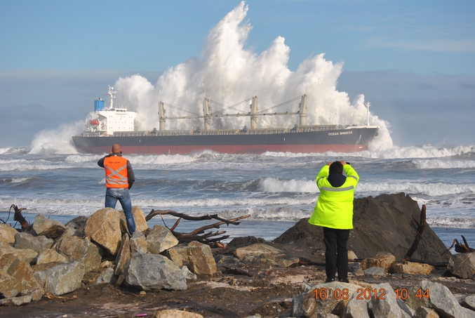 En 2012, ce navire s'est échoué sur les côtes chiliennes et a dû être démonté par la suite car réduit à l'état d'épave.