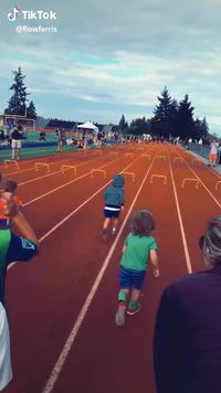 Leur première course d'obstacles