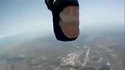 Un saut en parachute qui se passe mal