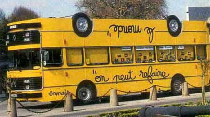 Un bus qui propose un message de changement