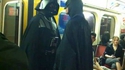 Un de nous deux est de trop dans ce métro