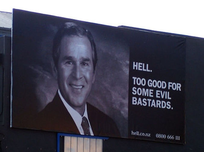 Une publicité pour une boîte qui s'appelle 'Enfer'. Encore trop bon pour G. Bush