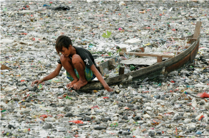 Donc, dans certains pays, toujours ouvrir soi-même sa bouteille et éviter les pailles.