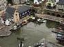 Vrais canards dans un village lego